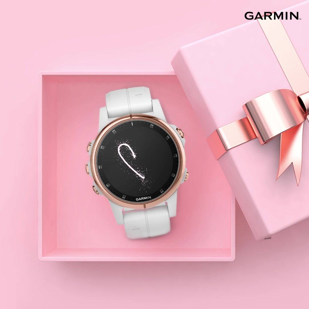 Hadiah Valentine apa yang paling kamu dambakan di hari penuh kasih sayang ini? Share Valentine wishes kamu di kolom komentar, ya! And don't forget to love yourself too #AnakGarmin! #GarminID...