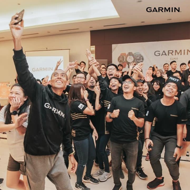 Setelah kota Banjarmasin, Garmin Class hari Sabtu 18 Mei kemarin menyambangi Bandung bersama @riot.indonesia dan komunitas lari lain yang ada di sana. Ada @unparrunners, @br20runners, @strongmanis, @kawanlari, @freerunners_bdg, @fakerunnersbandung, CRC, IRB, dan Bandrex. Terima kasih untuk @riot.indonesia atas kolaborasi yang super keren! Terima kasih juga untuk #AnakGarmin yang sudah ikutan. ...