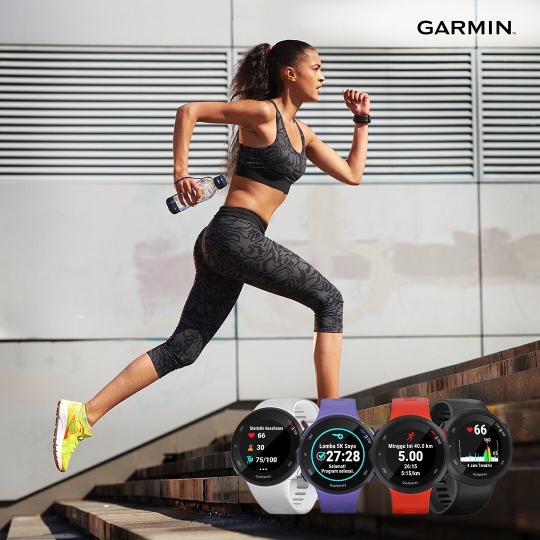 Sepanjang series Garmin, Forerunner 45 adalah series yang cukup terjangkau untuk kamu pecinta olahraga lari. Cocok untuk kegiatan sehari-hari, sesi pelatihan, dan bahkan 10K yang akan kamu ikuti. Forerunner 45 sudah dilengkapi dengan GPS untuk memberikan statistik kesehatan kamu, Garmin Coach, pemutar musik, fitur safety and tracking untuk keadaan darurat yang terjadi, serta merekam upaya kamu selama latihan bersepeda, di treadmill, trek dalam ruangan, kardio, yoga, dan banya...k 