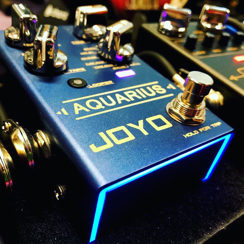 The JOYO Aquarius delay guitar effect has 8 different delays, Tap Tempo & a looper built in!  Digital Delay - For crisp note delays, retaining the shape and tone