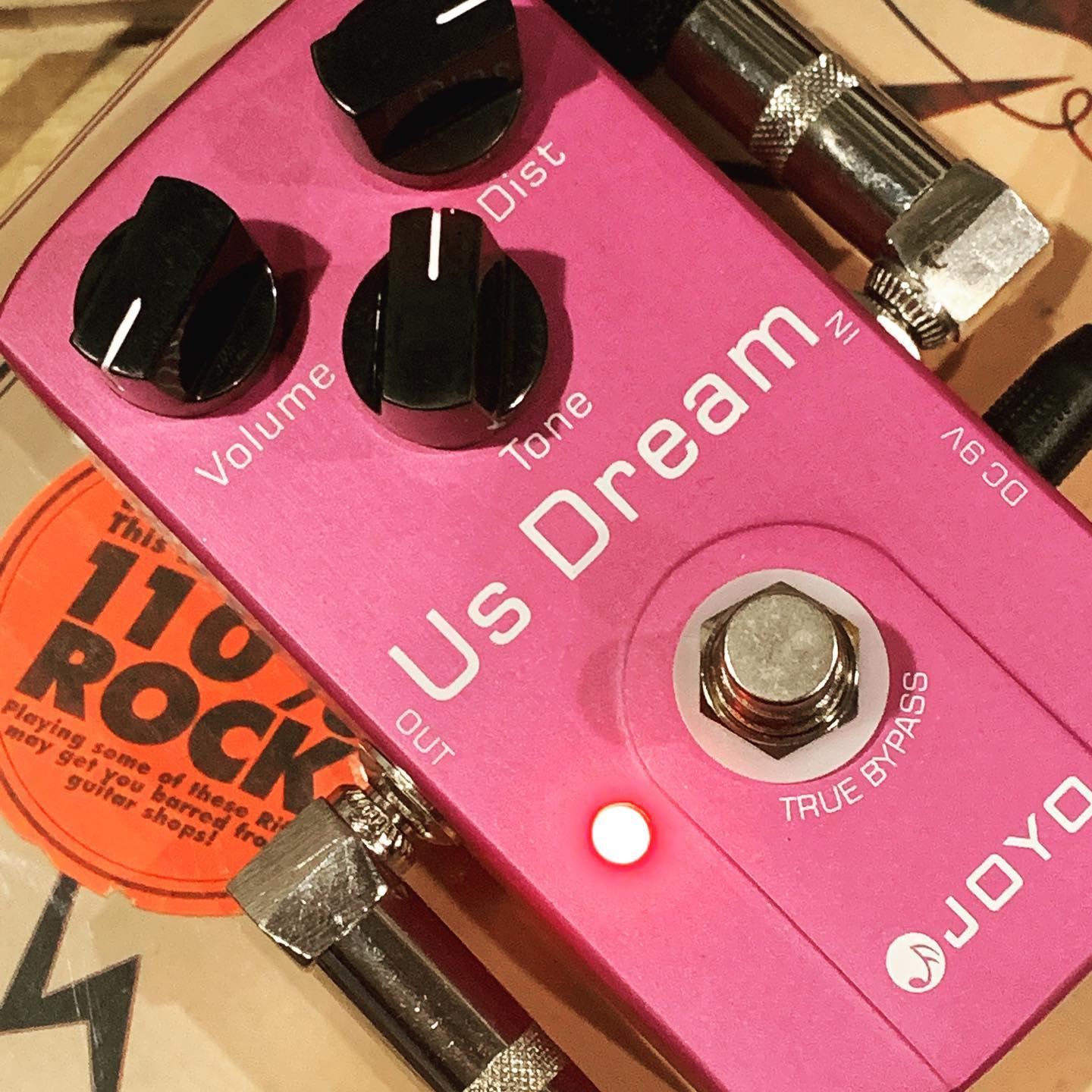 At the moment The US dream sounds very much like a ‘Suhr Riot’ and I’m not just talking about this pedal. I’ve been testing some B stock bargain goodies this week and adding them to the JOYO U.K. website. When we closed our showroom we had a lot of display packed away and only just able to test them. This ex display US dream is a great pedal, what a distortion ! . Will be adding more on over the coming weeks whilst in lockdown 3 !