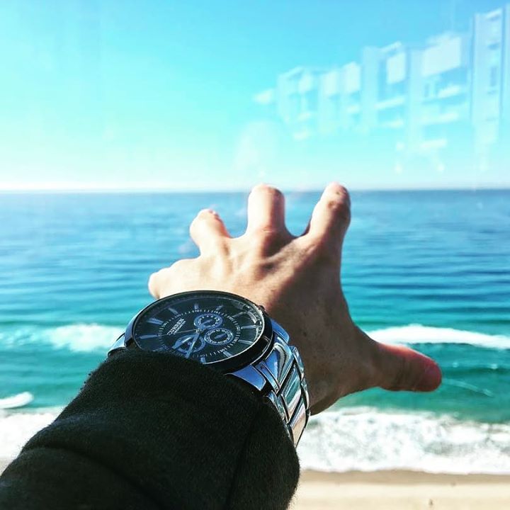 Reach for your goals...with @currenwatches ⌚ 💙 