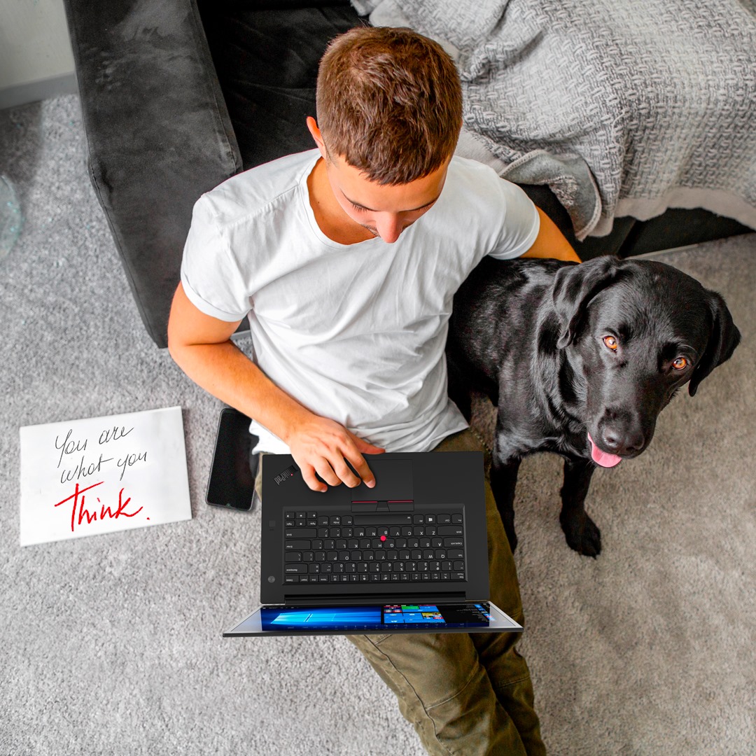 Puoi scegliere di avere un notebook professionale e un PC per il tempo libero. 