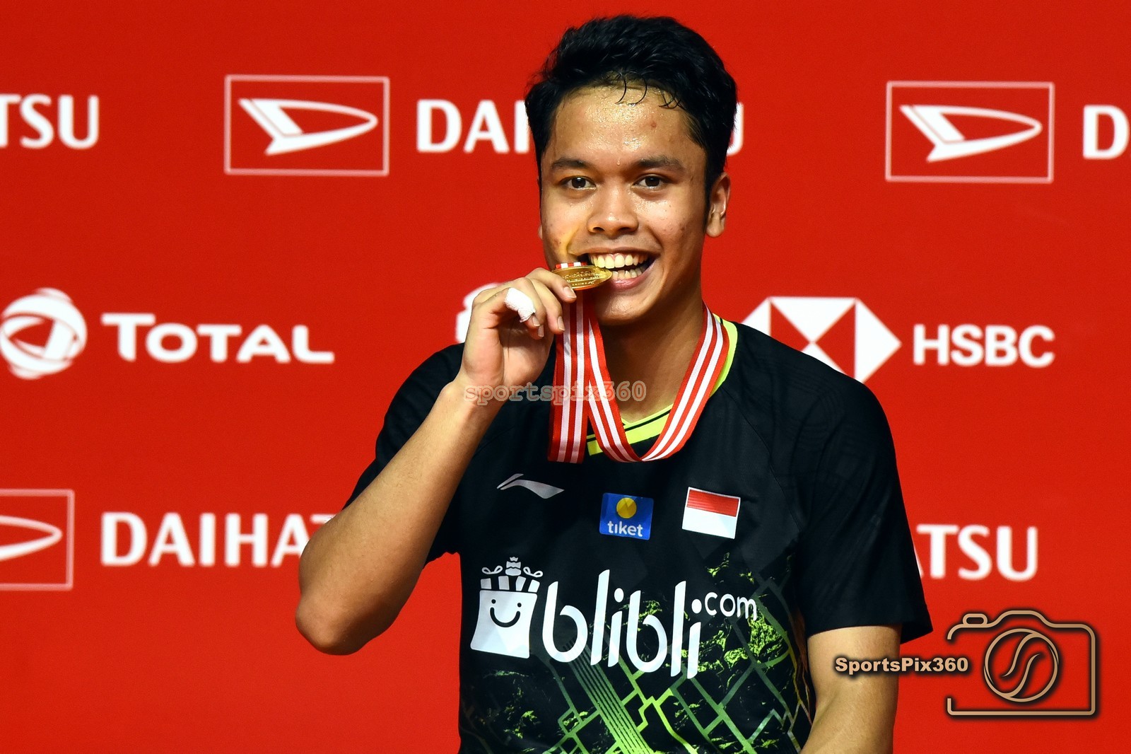 💯2020印尼名人賽男單冠軍💯 🇮🇩 金廷 Anthony Sinisuka GINTING 🏸 狂賀金廷繼2018年後再度勇奪印尼名人賽男單冠軍🏆，一掃2019的陰霾，祝福金廷在2020年能持續發光發熱～恭喜🎊🎉... 👨‍🦰🏸️戰拍：風動 9000