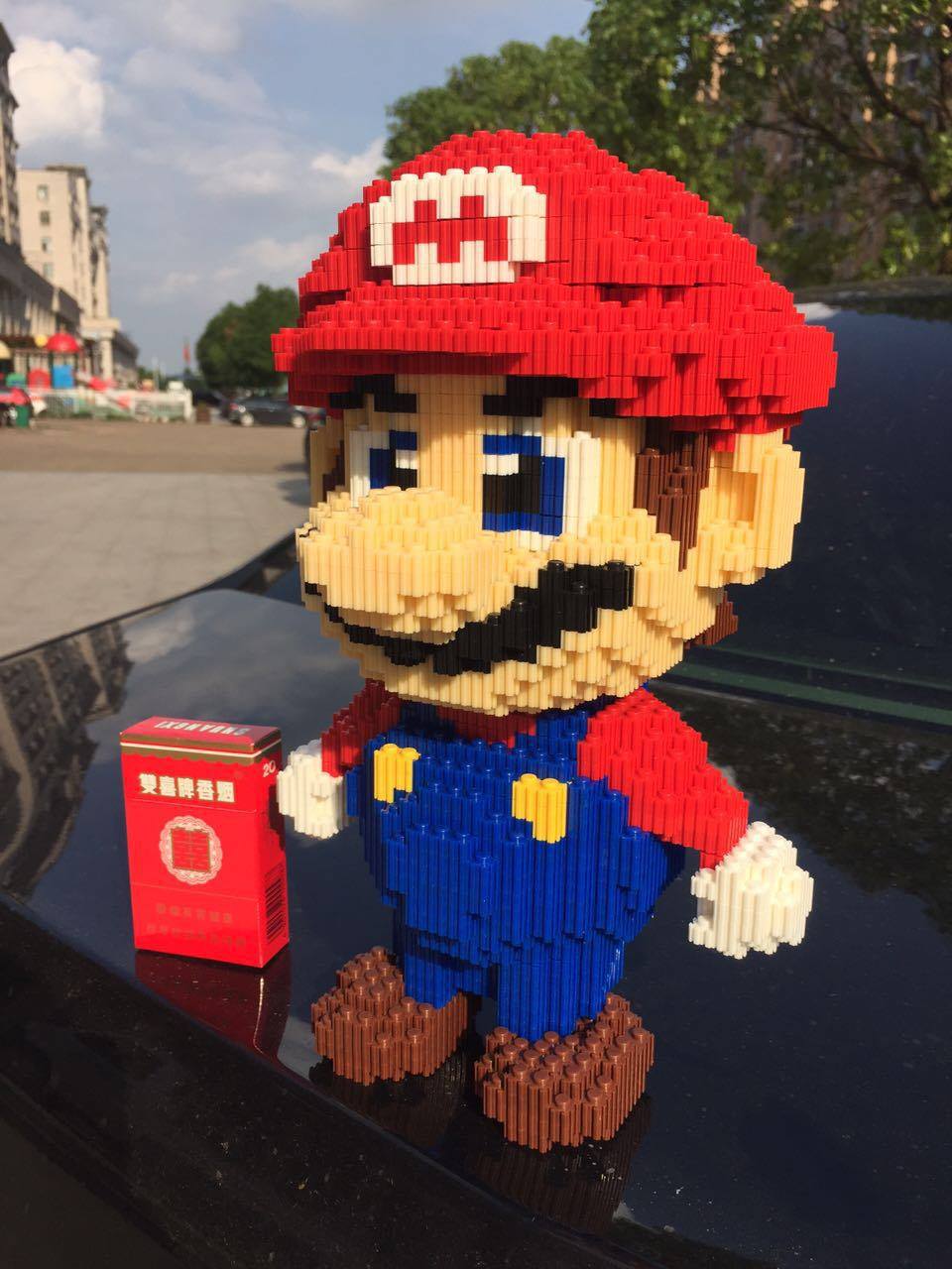 A huge Mario with over 1700 tiny blocks. Temporarily 25% OFF