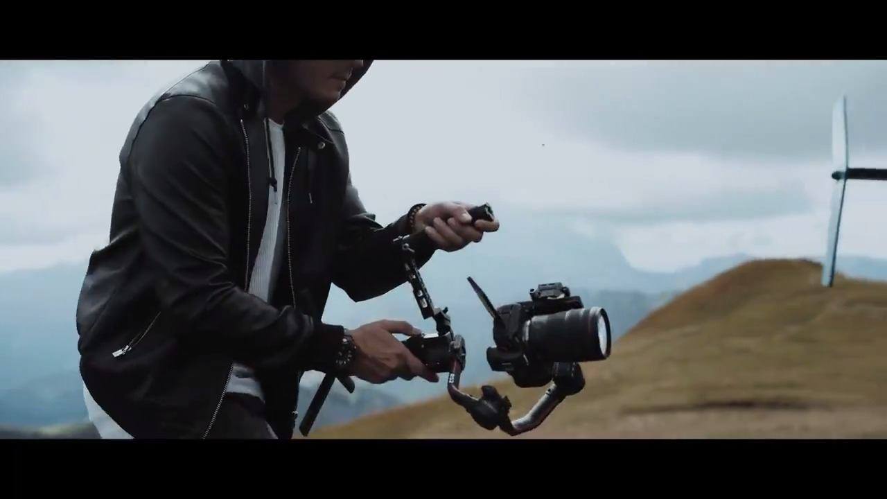 DJI RS 2 is an advanced camera gimbal that ensures smooth, shake-free footage. With up to 12 hours of battery life, DJI RS 2 allows creators like Stephane Couchoud to create whatever he wants, whenever he wants.