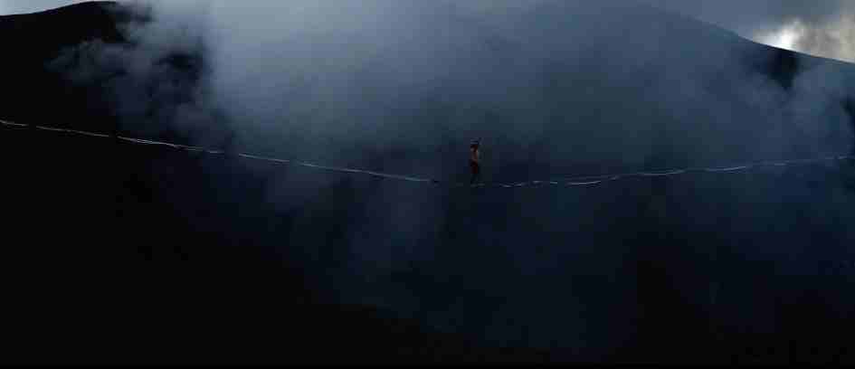 Surrounded by lava bombs and sulfuric acid, Alexander Schulz and Rafael Bridi set a Guinness World Record when they crossed the crater of the Yasur volcano on a strip of webbing only 2.5 cm wide... Watch how they accomplished this feat below!