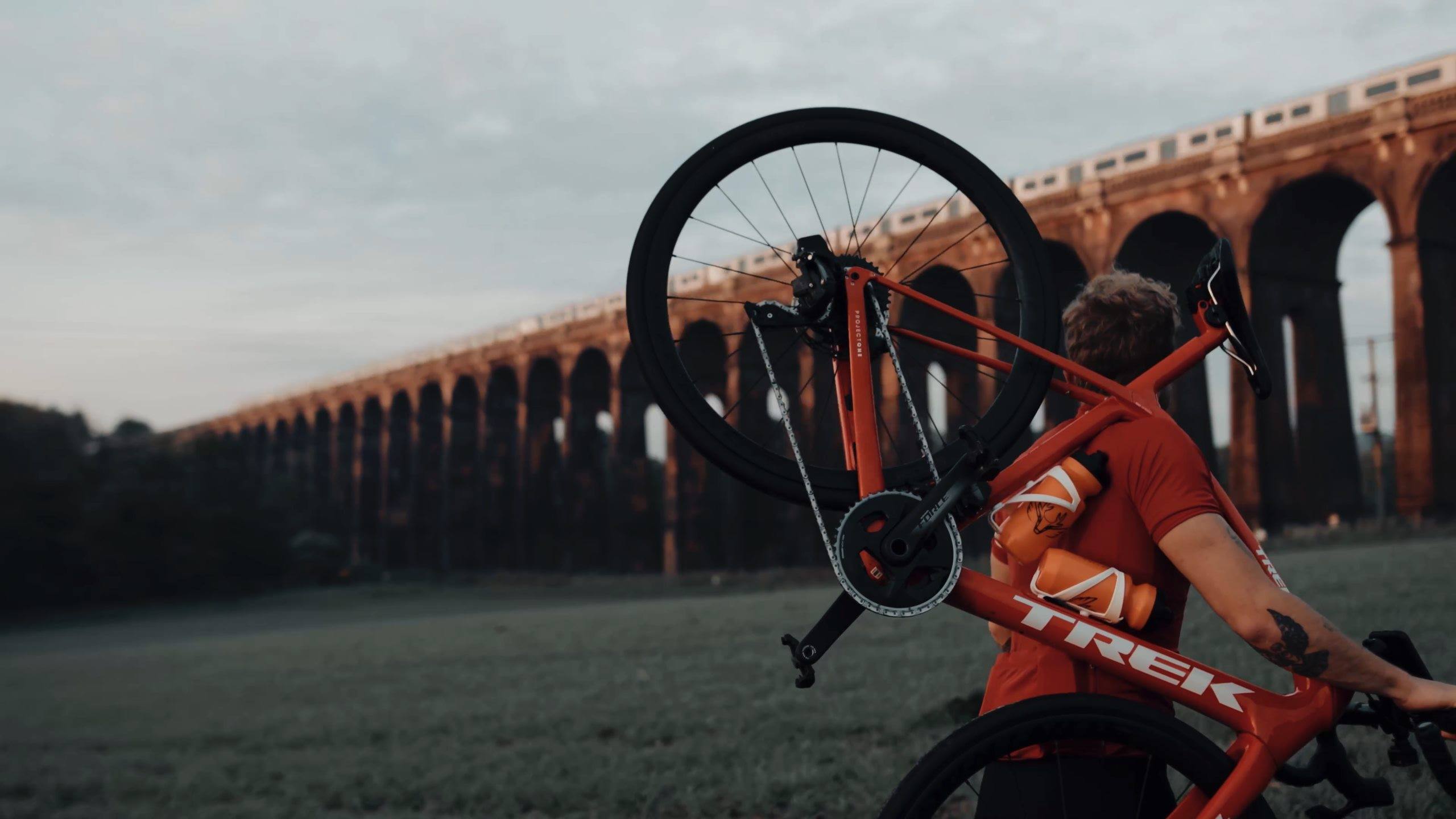 “Sunrise cycles have become part of my daily routine. While I don’t carry a bag with me, the fact that the Mavic Mini can fit in my jersey, while weighing less than a couple of protein bars (only 249 grams), is absolutely game changing. It means when I pass insane locations like this I can still capture beautiful content, without the need for my full camera set up. Oh and did I mention the footage quality?! Insane.”