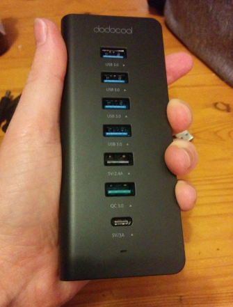 #Dodocool 7-Port Hub is really handy for plugging in a keyboard, mouse, external hard drive, USB or charging your phone... It has a switch that can be turned off when you don't need it😎