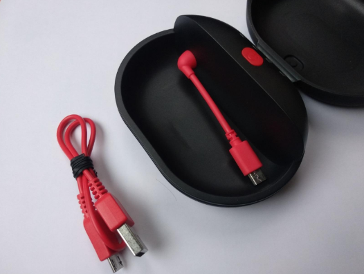 #Dodocool Portable Headphone Charging Case has a micro USB cable to connect the headphones and also includes another cable to charge it. It is a great case for wireless headphones.