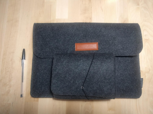 #Dodocool 13.3-Inch Laptop Felt Sleeve Bag delivers complete protection to your laptop. It also provides a small felt pouch for mice, chargers or other items.