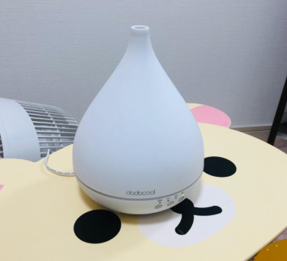 #Dodocool 400ml Air Humidifier envelop your surroundings effectively with cool mist to deal with the problem of dry skin. It is also a LED night light, you can choose to cycle through seven colors or fix on a specific color.