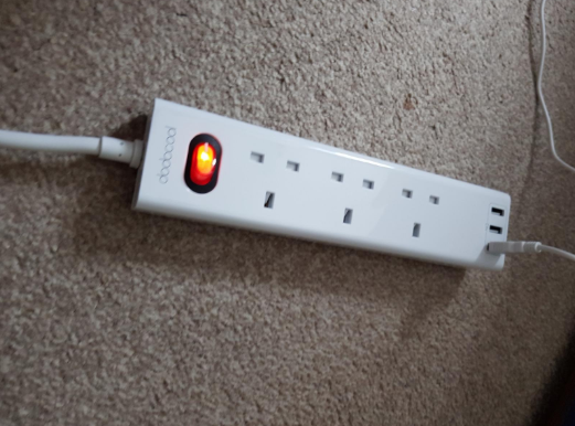 #Dodocool Power Strip with 3 USB Charging Ports has a total power output of up to 3250W, is perfect for home or office use. 2 keyhole slots on the rear of the housing enable it to be mounted on a wall. 