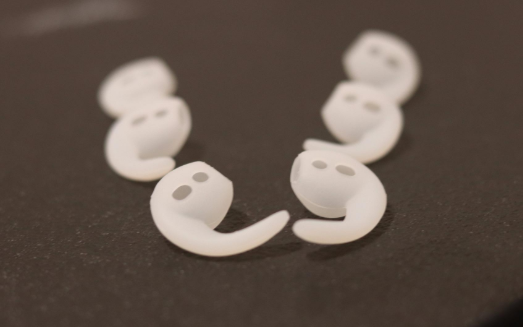 If your headphones often fall off with slight movements, #Dodocool Replacement Soft Silicone Antislip Ear Hook is just what you needed. It improves the grip of the headphones to the ear along with providing a better feel.