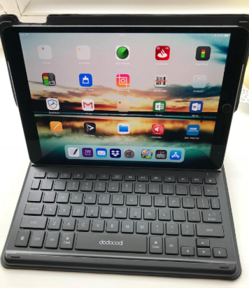 #Dodocool MFi Certified Smart Keyboard turns your iPad into a laptop, more convenient for your life and work. And it also protects your iPad.