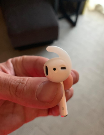 Dodocool Replacement Soft Silicone Antislip Ear Hook is designed to improve comfort, stability and fit when wearing your Apple EarPods and AirPods.