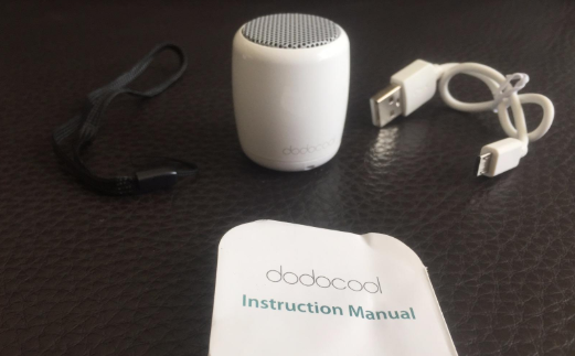 #Dodocool Mini Wireless Speaker with Selfie provides incredible sound quality performance by a 3W speaker driver for rich deep sound and low harmonic distortion.