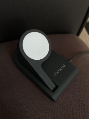 #Dodocool Foldable Magnetic Charging Dock for Apple Watch is compatible with both the 38mm and 42mm models. It provides easy and convenient charging and stable holding. 