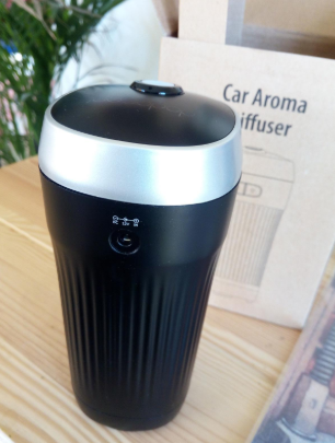 #Dodocool Mini Portable Car Aroma Air Humidifier fits well into your car cup holder. With a few drops of essential oil, and it can emit fragrances/scents to your car and make driving more enjoyable.