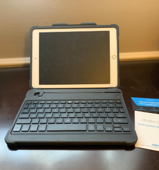 #Dodocool MFi Certified Detachable Smart Keyboard is comfortable to use. The soft but strong edges held your iPad safely in place. The kickstand holds the screen at a comfortable angle.