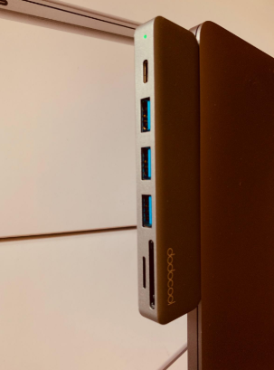 #Dodocool Aluminum Alloy 7-in-1 USB-C Hub is specially designed for MacBook, enables you to connect up to three USB peripherals to your MacBook. It also has 1 Type-C port, 1 HDMI port, 1 SD port, and 1 TF port.