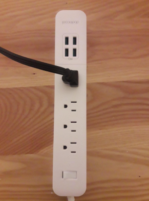 #Dodocool 4-outlet Surge Protector Power Strip has 4-USB port, lets you power up to four appliances and four USB powered devices simultaneously. 2 keyhole slots on the rear of the housing enable it to be mounted on a wall. 