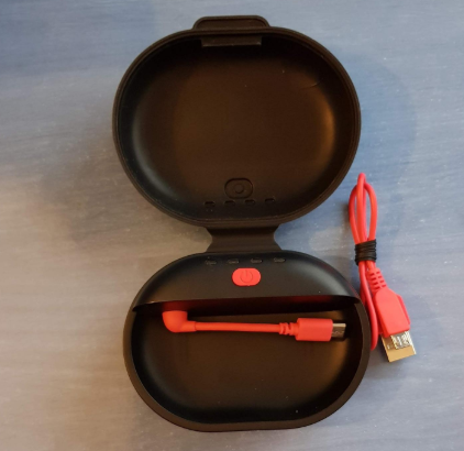 #Dodocool Portable Charging Case has a built-in 500 mAh rechargeable battery, can store and charge your earphones at the same time. It is compact, only takes up very little space.