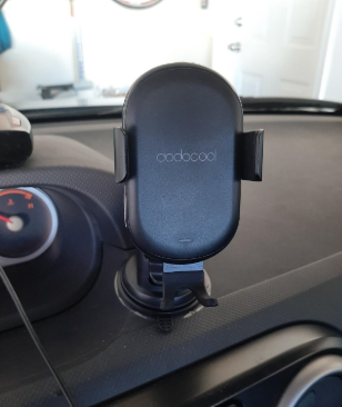 #Dodocool 10W Wireless Auto-Clamping Car Charger can automatically lock your smartphone into a non-slip silicone pad base and hold the phone firm. It can intelligently identify and charges your device with the fastest speed in safe.