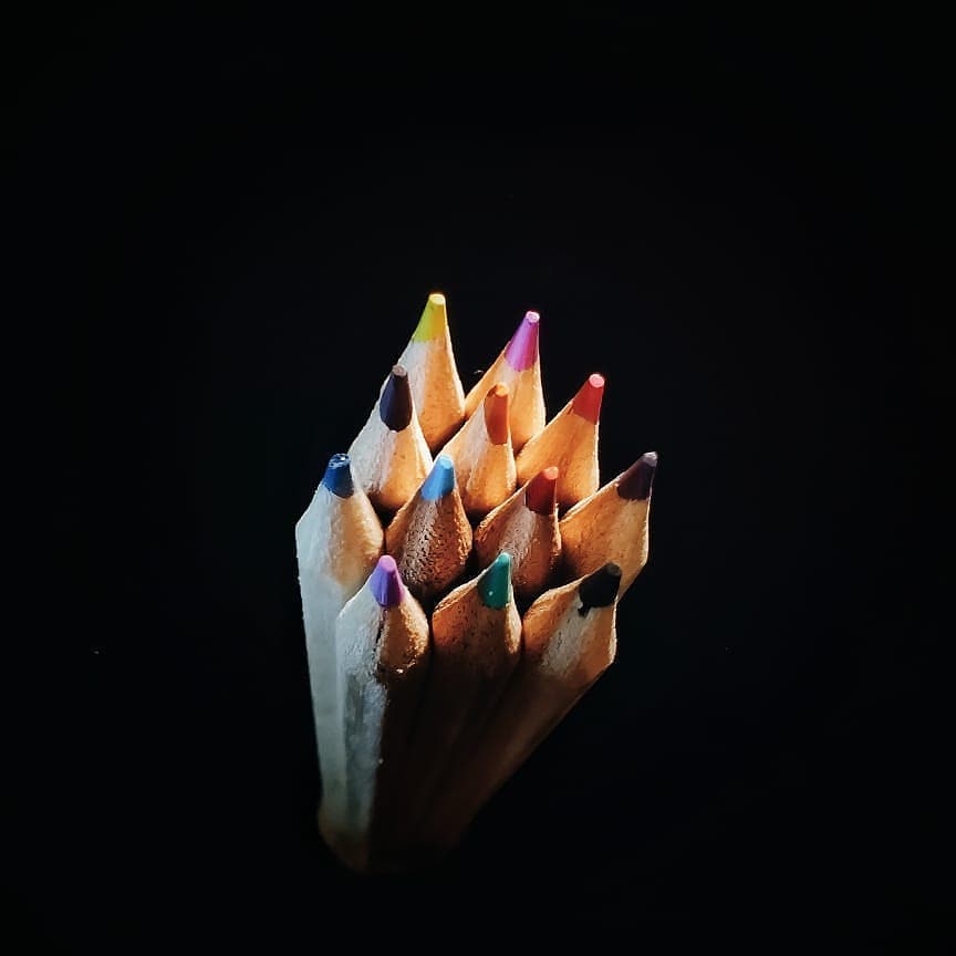 You are always only a few colours away from a new perspective. #OnePlus7TMacro 