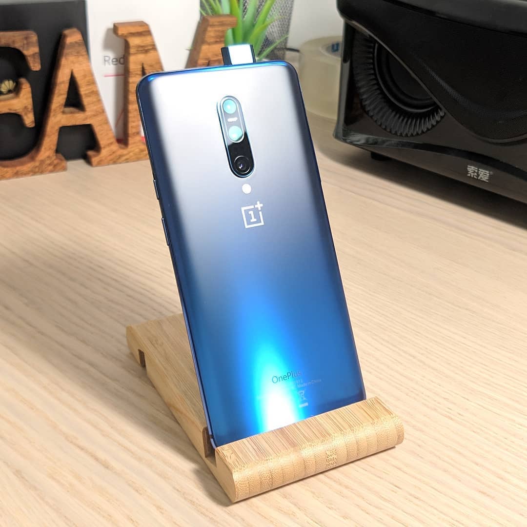 OnePlus 7 Pro Nebula Blue Credit :📸 @authentitech Follow @one.plus.fans...