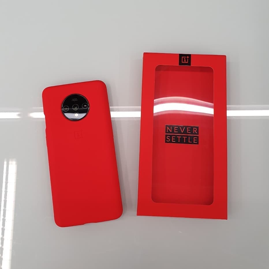 What do you think about this red case? #OnePlus7T ♥️