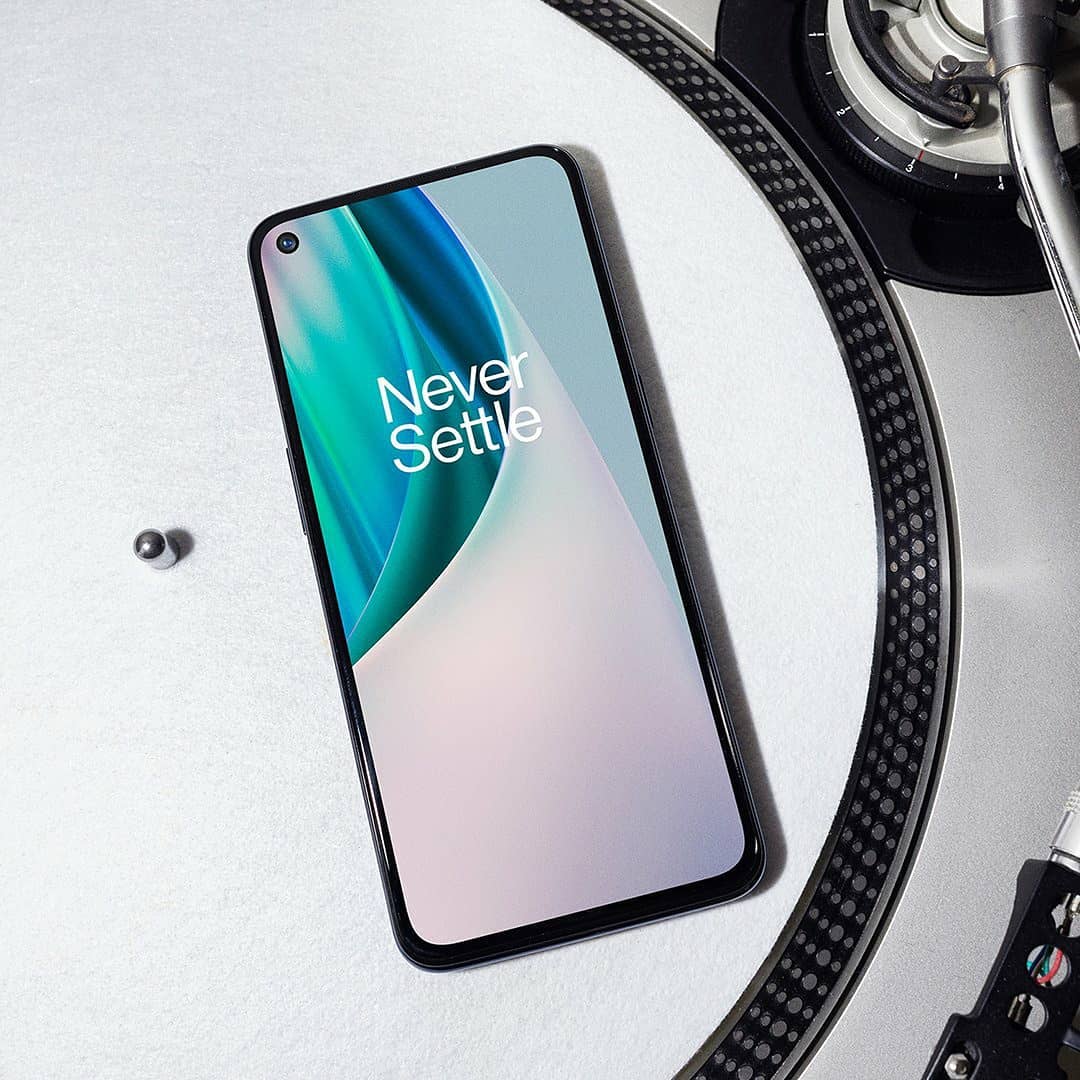 The OnePlus N10 5G features Snapdragon 690 Processor. -6.49" Full HD+ 90Hz Display