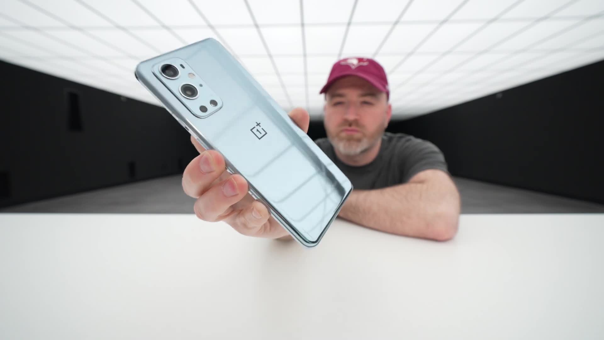 OnePlus 9 and OnePlus 9 Pro Unboxing