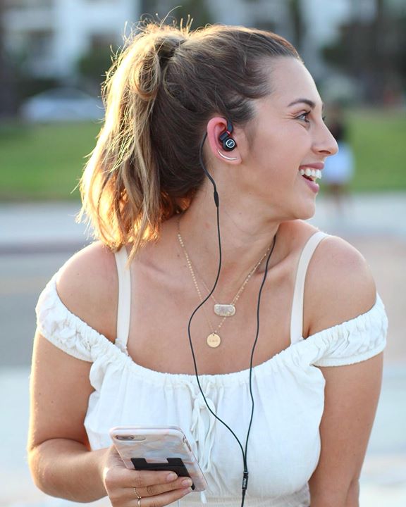 DUNU is worldwide! 🌍 Our headphones are top quality pieces that provide listeners with unbeatable sound. 🔊