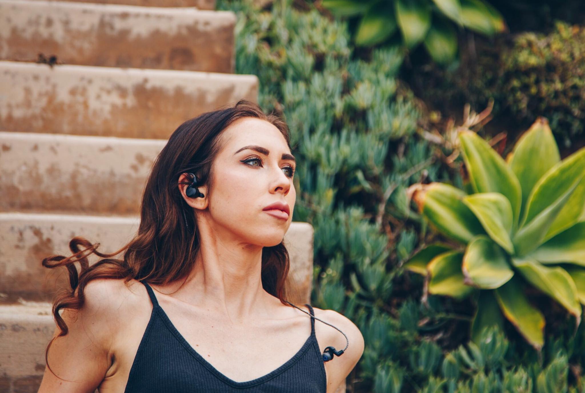 Dunu headphones are easy to store and use almost anywhere. If you have a busy lifestyle but don’t want to sacrifice quality sound, the Falcon-C is the one for you!🔊