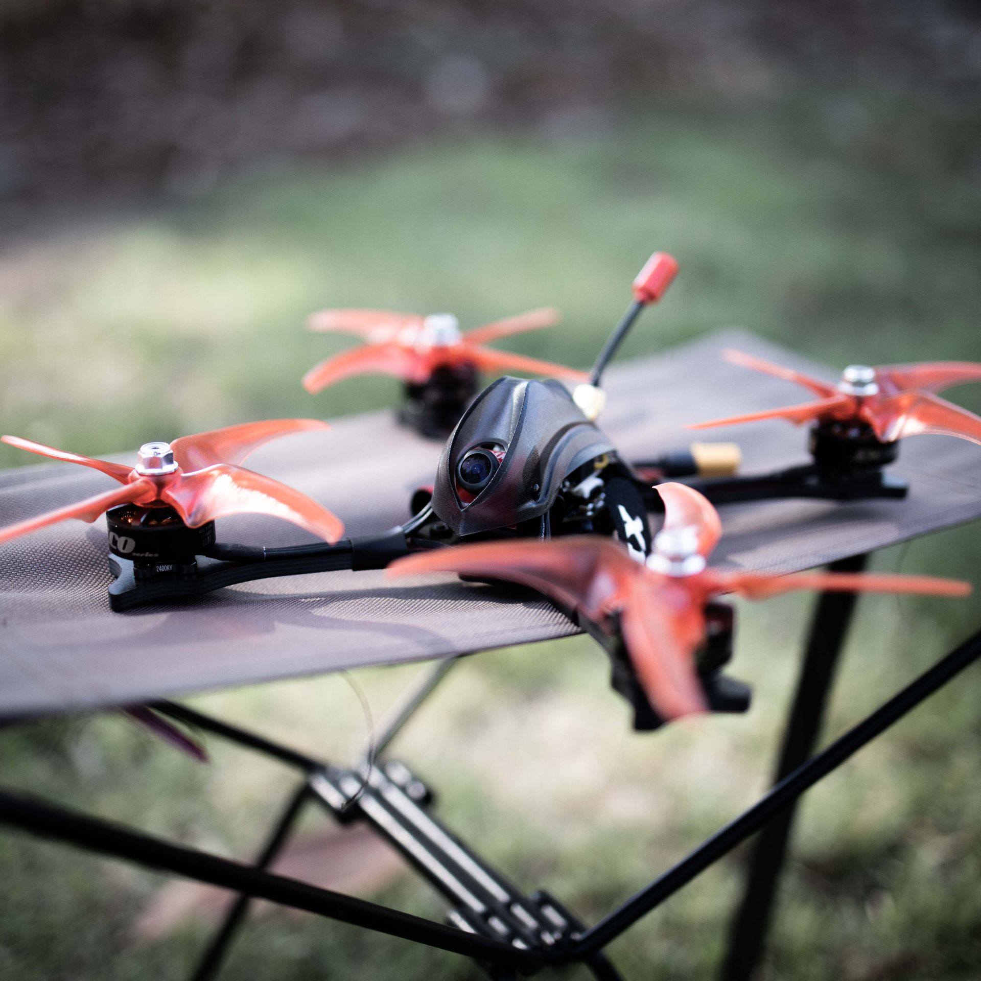 GIVEAWAY! When the Hawk 5 was first unveiled, EMAX revolutionized the drone racing landscape by establishing the optimal specs for a fluid racing experience