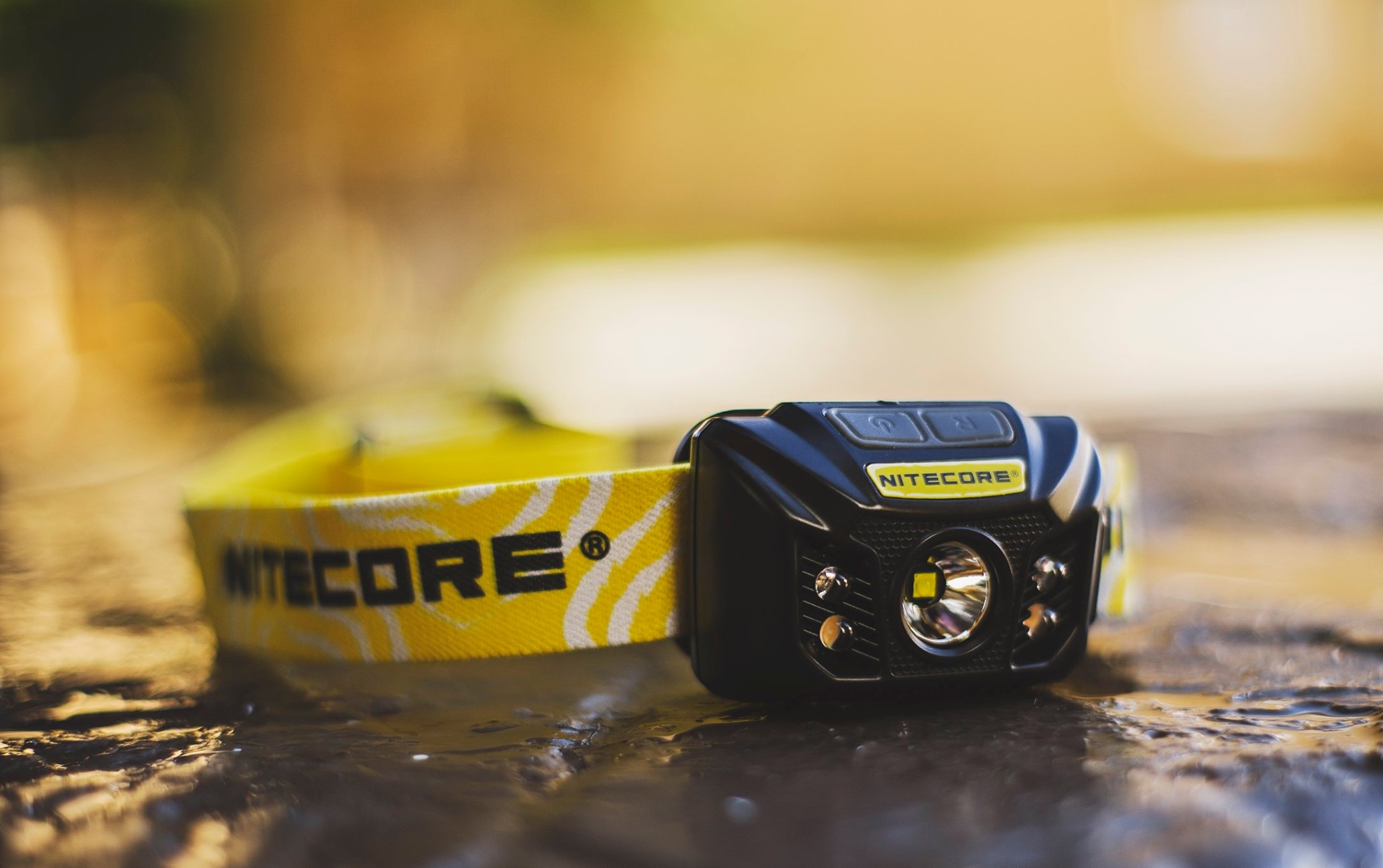 NU32 headlamp with multiple light sources. Combining with 550 lumens, NU32 support you 125 meters max beam distance. It is a good choice for outdoor activities or camping~ 📸: photo by kilo alexander