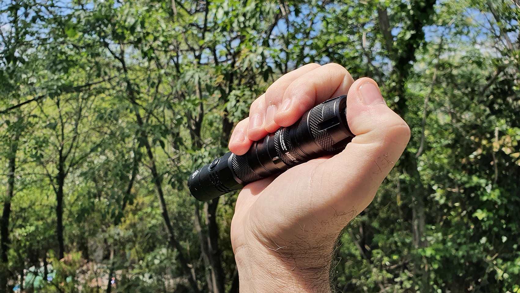 Stay safe and keep social distance when you go outside for a fresh. 🌿🌿 Don't forget to prepare yourself a powerful and compact flashlight to stay safe at night.🌟🌟🌟