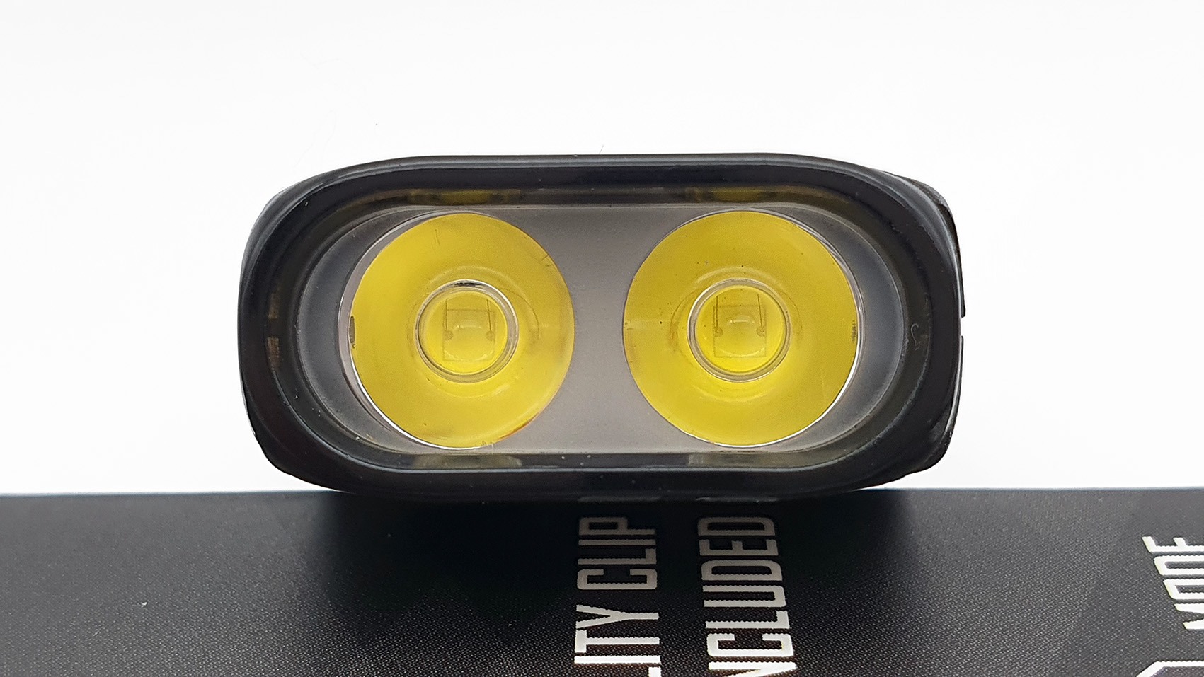 #TIPSE comes with two big eye👀 "Uses a fully reflective optical lens for uniform and soft light and two OSRAM P8 LEDs with a maximum power of 700 lumens . "