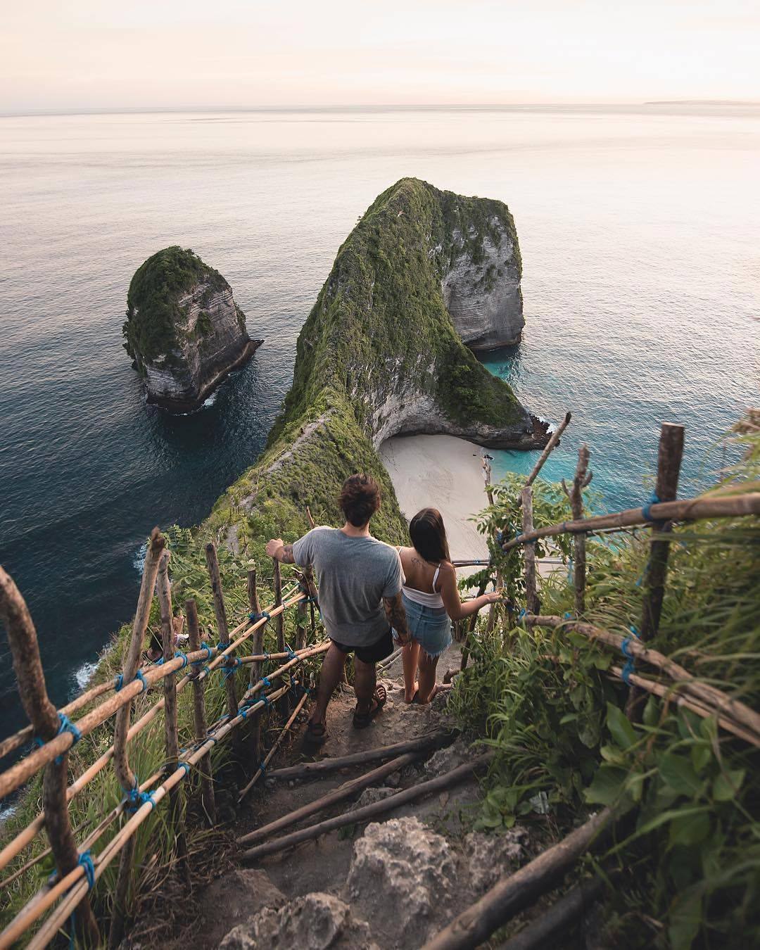 Hopping the Nusa Penida island always brings back good memories. Follow us @toshibamemoapac 