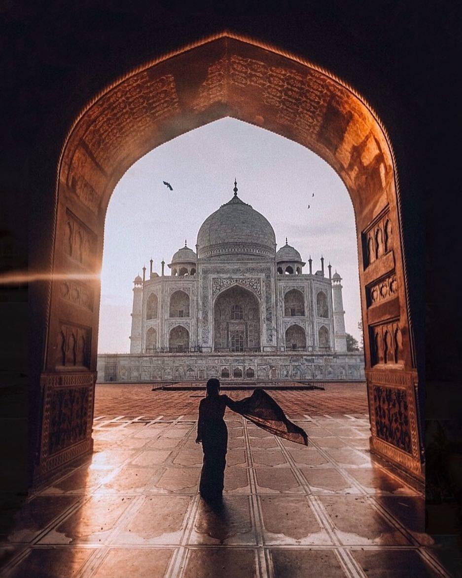 Capture the beauty of Taj Mahal with Toshiba. Follow us @toshibamemoapac 