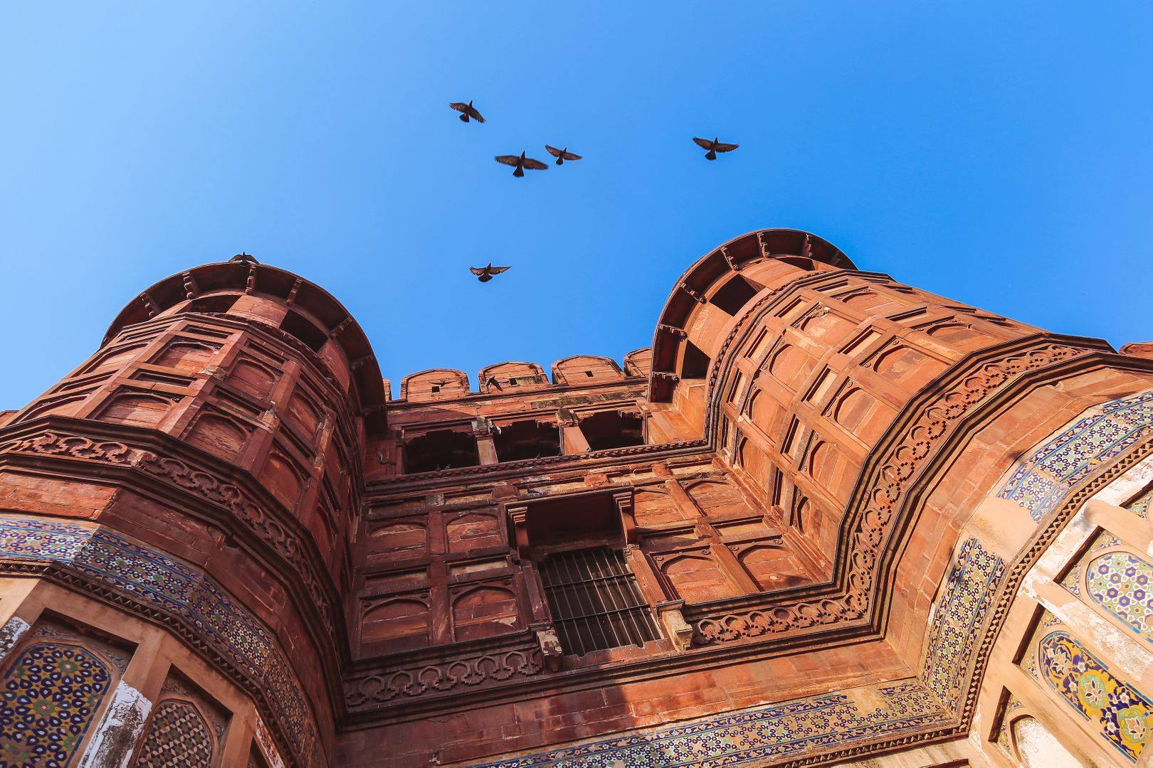 This gate received its name because it led to the city of Lahore, in Punjab, Pakistan. Found in India, it is called the Lahore Gate, and it makes a captivating backdrop for your photos. Experience photography differently, with Toshiba. Follow us @ToshibaMemoAPAC 