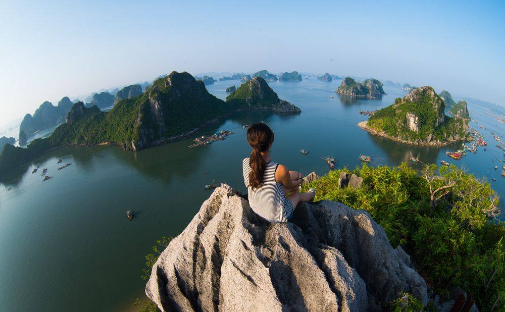 Live life to the fullest, travel to experience the world and take it home with you with reliable memory storage products that you can count on. The next time you travel, consider Halong Bay. One of the most visited places in Vietnam, as we can from this beautiful landscape. 