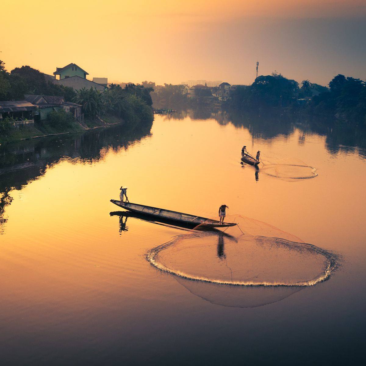 Taking a boat ride down the river in Vietnam is memorable, when you have beauty all around you. Take its charms home with you. Only with Toshiba. 