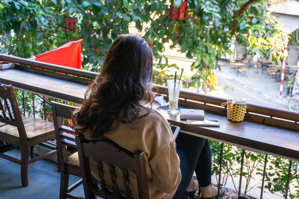 Hanoi has many Cafés where you can take in the sights and sounds of the street. Why not take it home with you, with Toshiba? ☕️