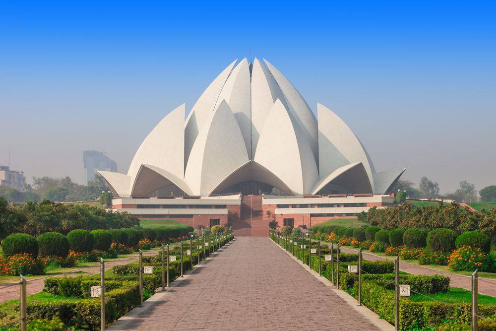 Known for its lotus flower-like structure, the Lotus Temple in New Delhi is built for people of any faith to pray or meditate. Similarly, Toshiba's SD card empowers anyone as they explore and capture endless wonders of the world. 