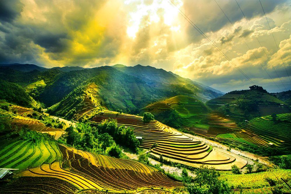 Spectacular views of rice terraces, vibrant Hmong culture and serenity are what make Mu Cang Chai a paradise for visitors. Be prepared for a long journey getting there. A Toshiba SD card takes care of your hard-won photography work as you venture out. 