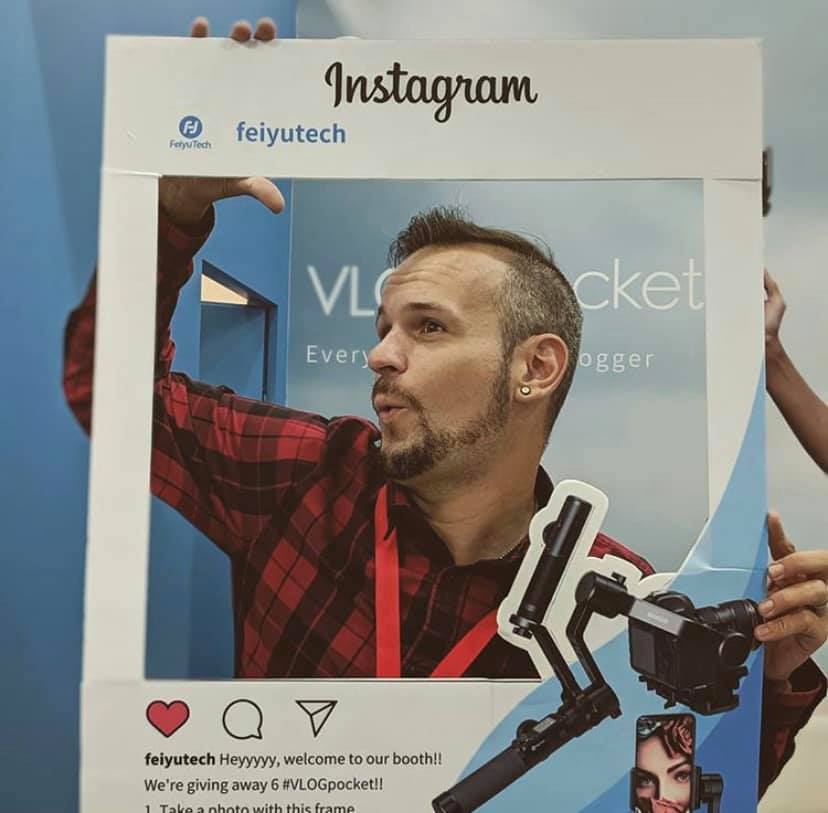 We're giving away 6 #VLOGpocket at #IFA ！！