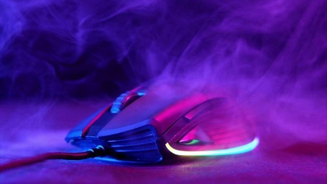 Play game faster and more accurately with UX1 HERO. Enter the Ultimate Macro RGB gaming mouse from FANTECH now with superfast mouse sensor and powerful 16,000 DPI.  When you want to push the boundaries of play, make sure to play with FANTECH UX1 HERO ULTIMATE MACRO RGB GAMING MOUSE. What are you waiting for?