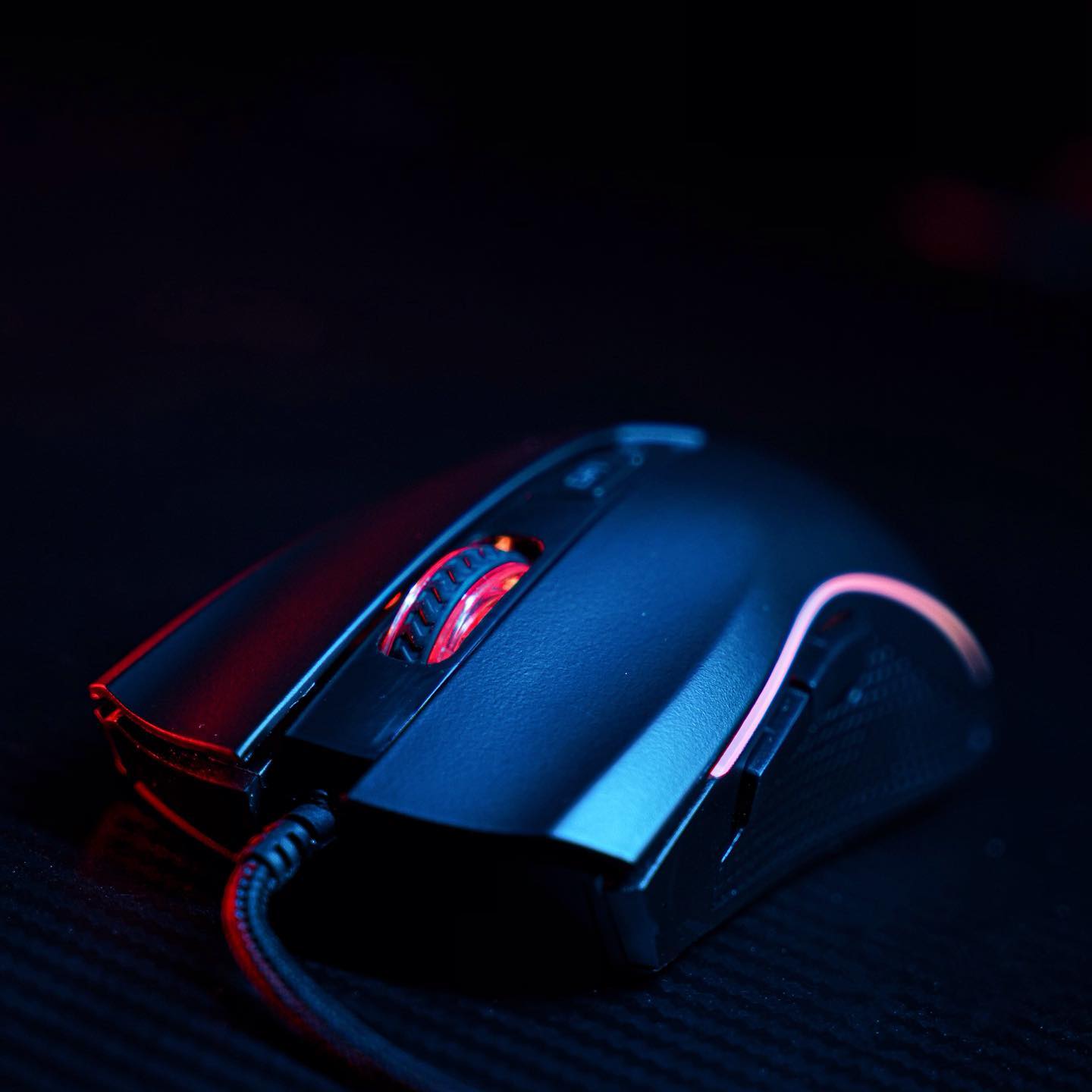 BUILT TO BE THE GREATEST- X5S ZEUS WITH ANTI SLIP DESIGN TO MAKE YOUR HAND NOT SLIPPERY AND ENCHANCE YOUR GAMING EXPERIENCE 